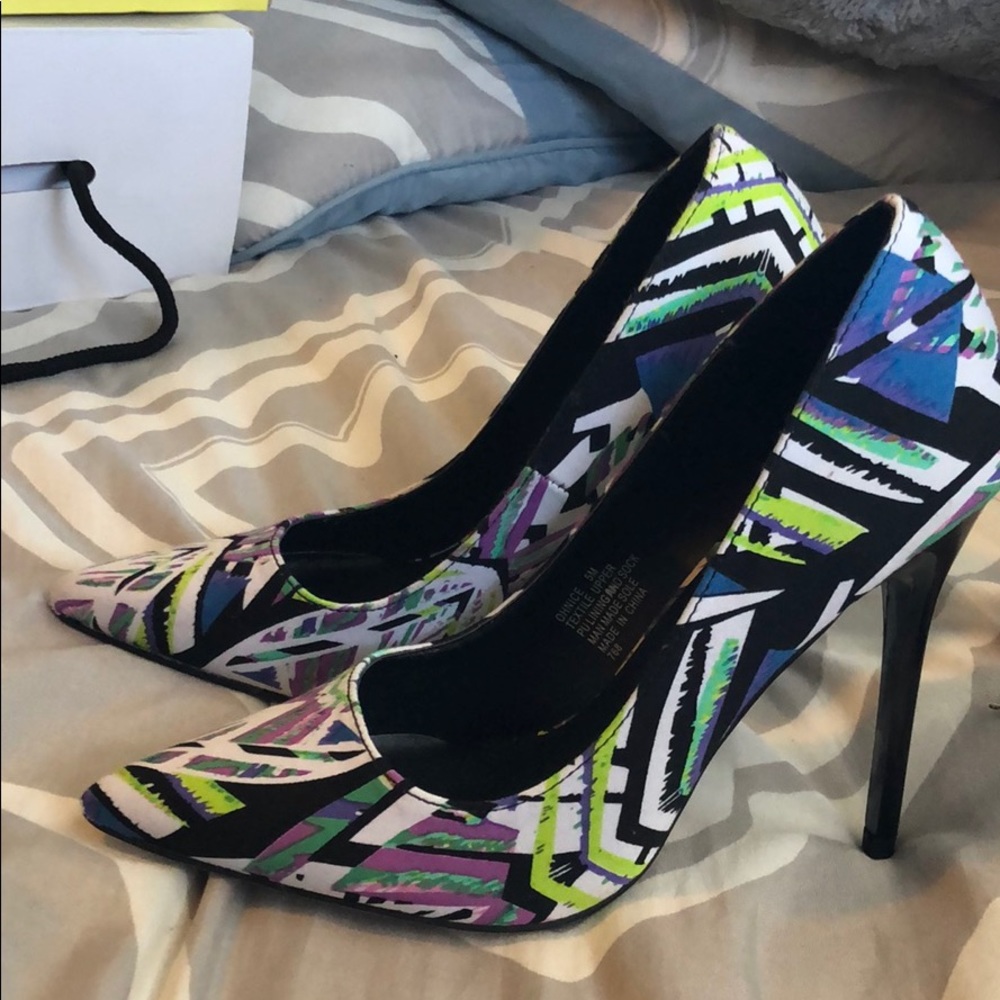 Heels - Picture 2 of 3